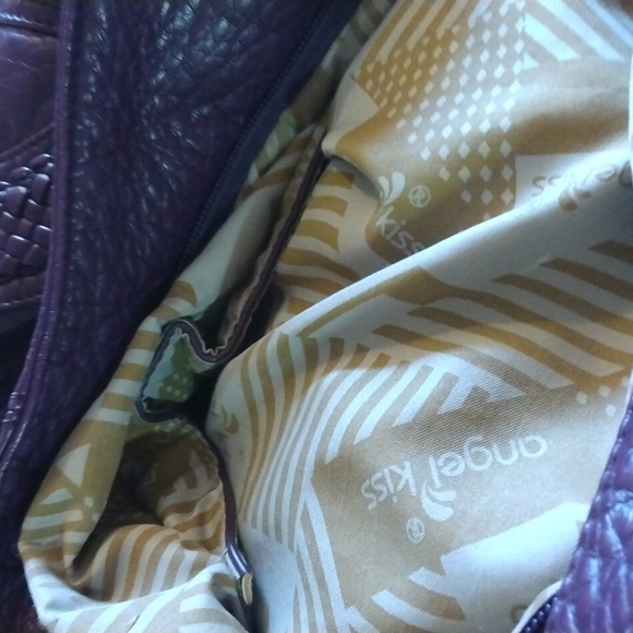 Angle kiss Handbag - Picture 9 of 9